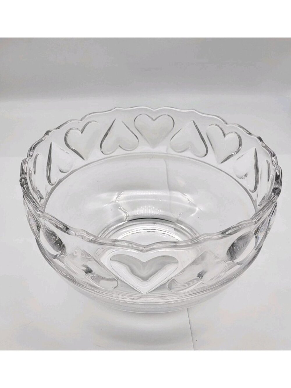 Tiffany and Co. Crystal Heart Bowl Candy Trinket Dish 8inx5in Clear Glass no box